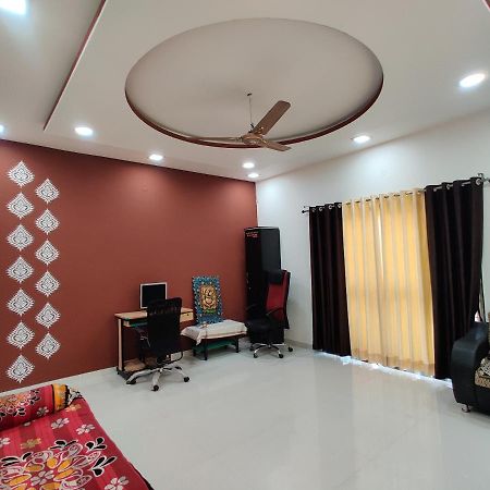 Apartmán Rajlakshmi Niwas Solapur Pokoj fotografie