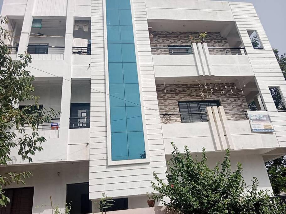 Apartmán Rajlakshmi Niwas Solapur Exteriér fotografie