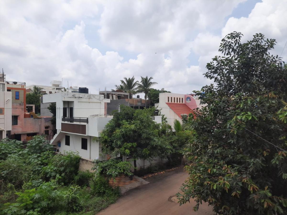 Apartmán Rajlakshmi Niwas Solapur Exteriér fotografie