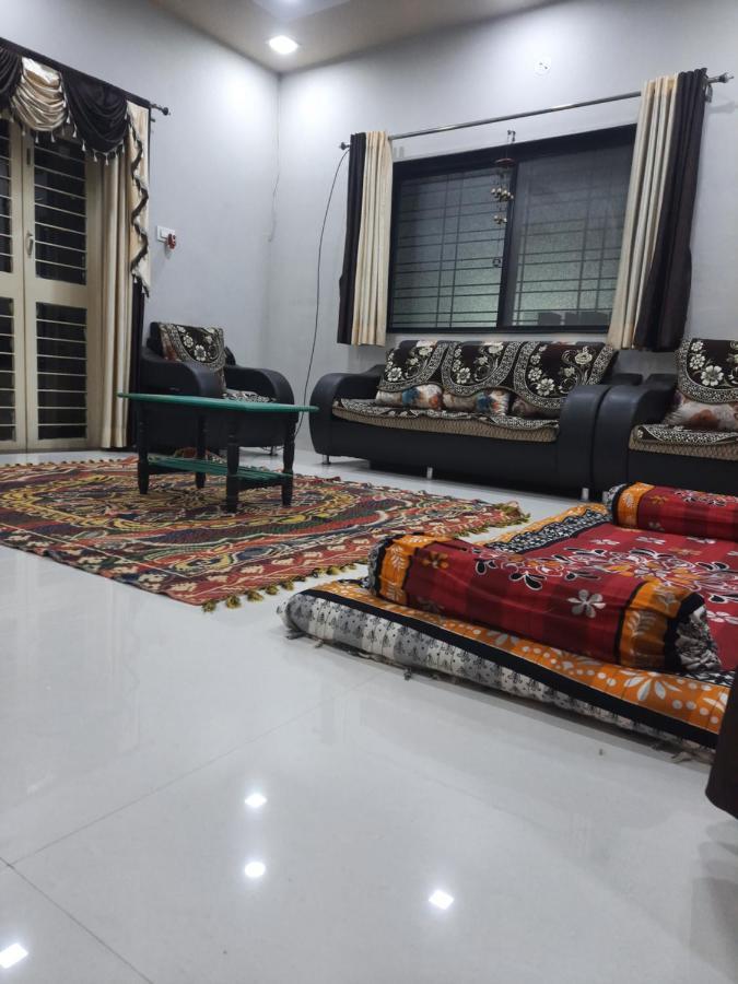Apartmán Rajlakshmi Niwas Solapur Exteriér fotografie