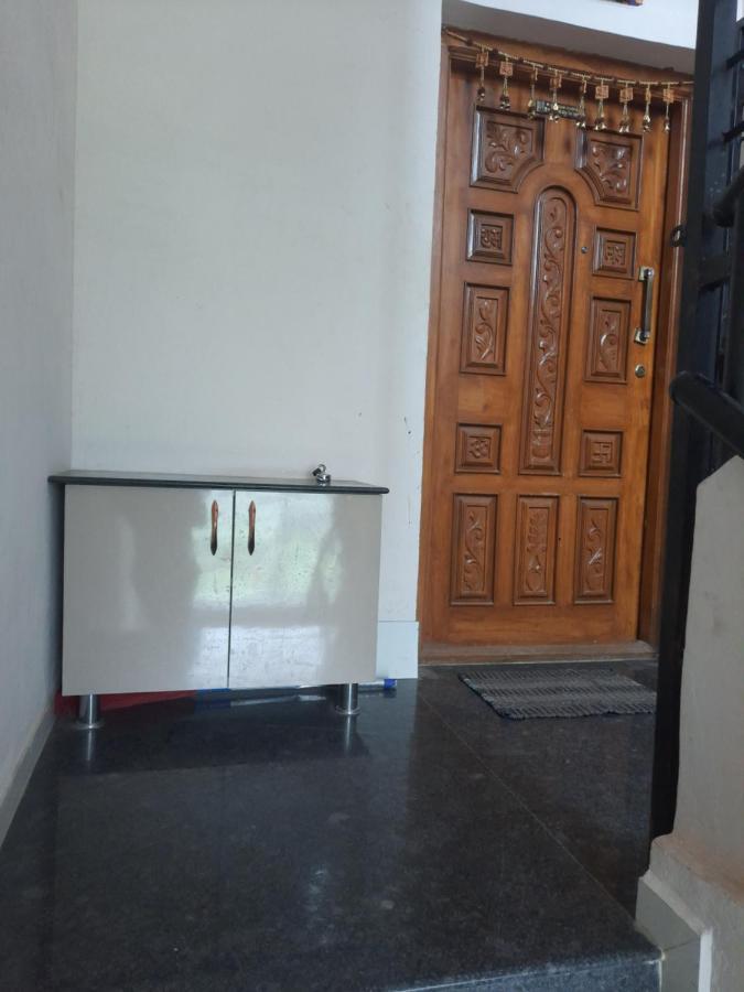 Apartmán Rajlakshmi Niwas Solapur Exteriér fotografie