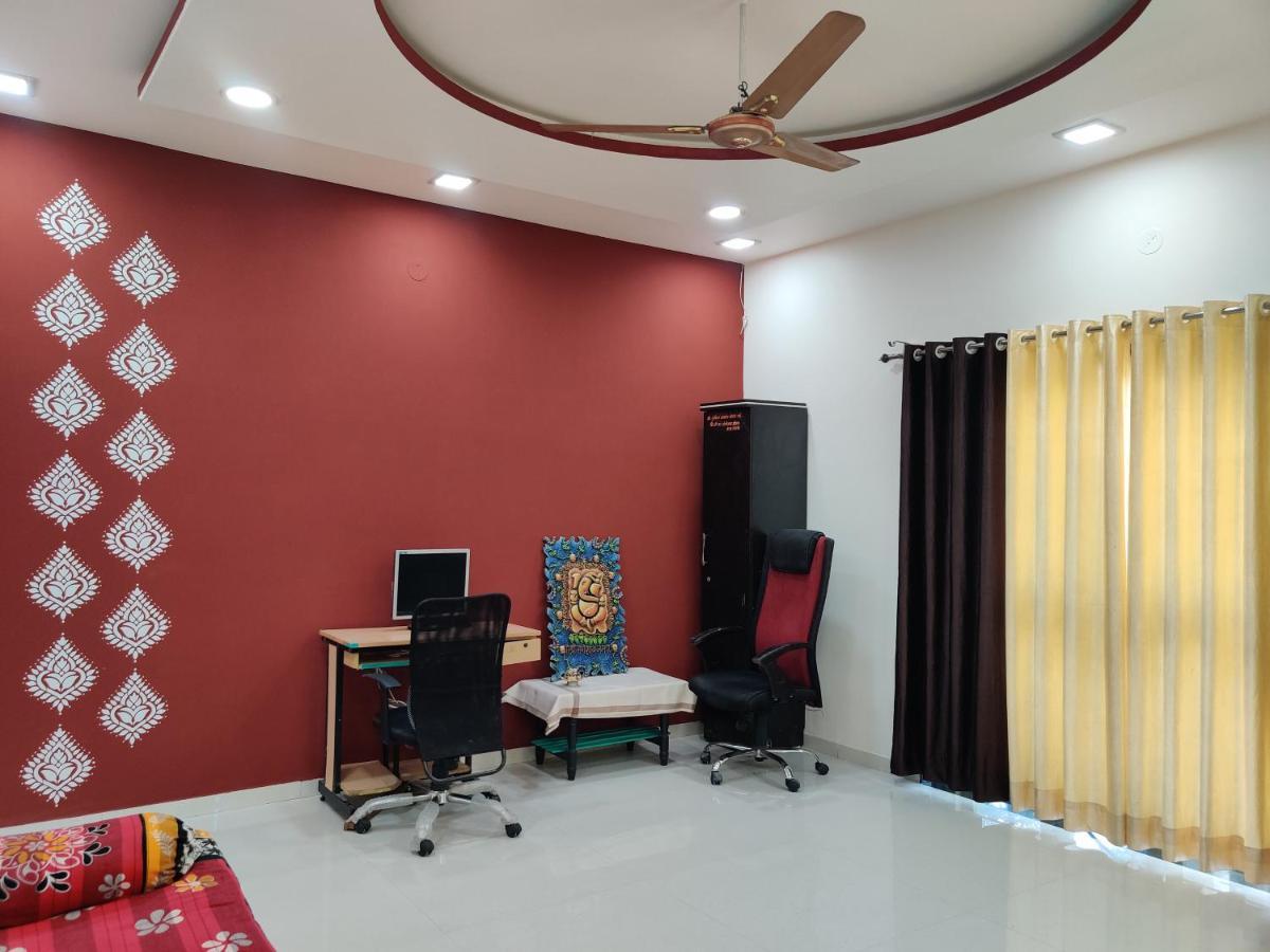 Apartmán Rajlakshmi Niwas Solapur Pokoj fotografie