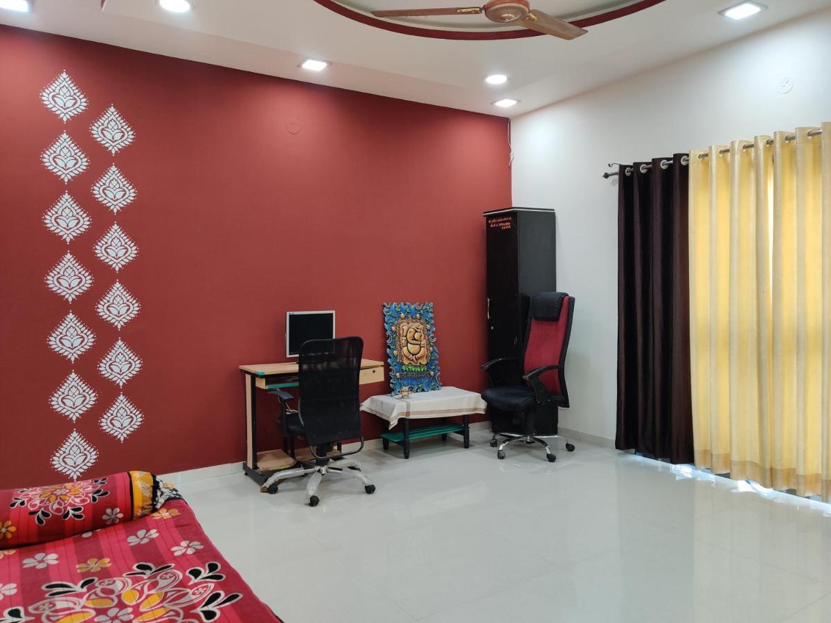 Apartmán Rajlakshmi Niwas Solapur Exteriér fotografie