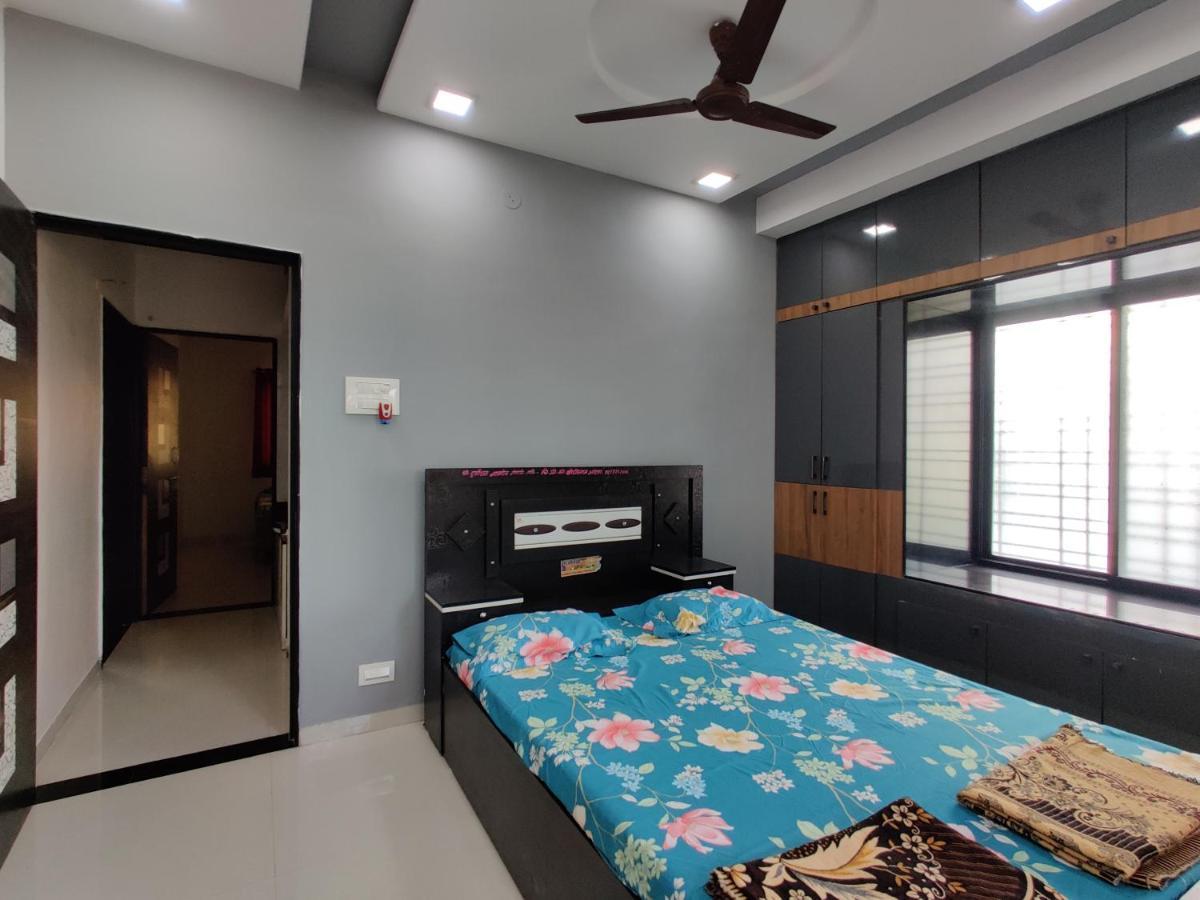 Apartmán Rajlakshmi Niwas Solapur Exteriér fotografie