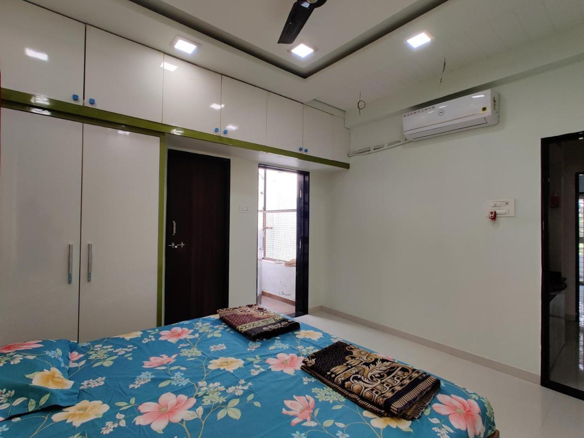 Apartmán Rajlakshmi Niwas Solapur Exteriér fotografie